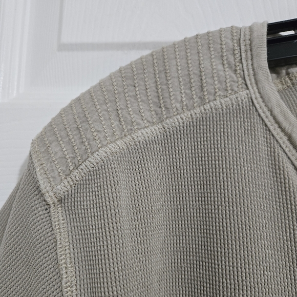 Buckle Black Men's Athleisure Shirt Size Large Short Sleeve Tan Short Sleeve - Picture 6 of 13